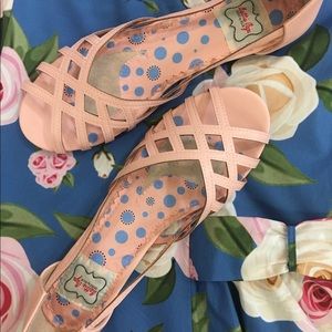 🩰NWB Carren Criss Cross Peep Toe Flat Pink🩰